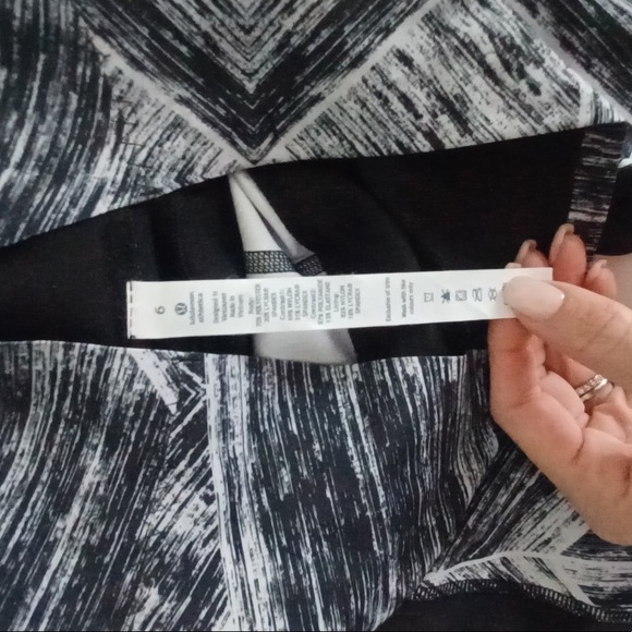 Lululemon Capri leggings - Picture 6 of 11